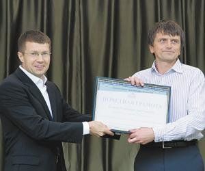 Сергей Медведев вручил Александру Беляеву Почетную грамоту НОСТРОЙ