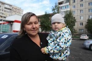 Жительница одного из домов Ольга