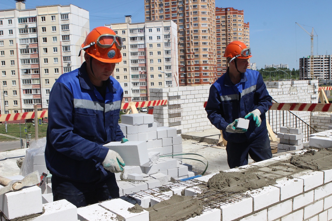 Профессия каменщик. Каменщики ижевск услуги. Каменщик. Каменщики ижевск услуги. Профессия каменщик.