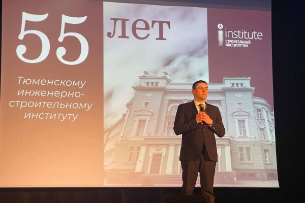 Выступает Павел Перевалов