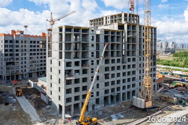 Строительство жилого комплекса по ул. Разведчика Кузнецова (июль 2024)