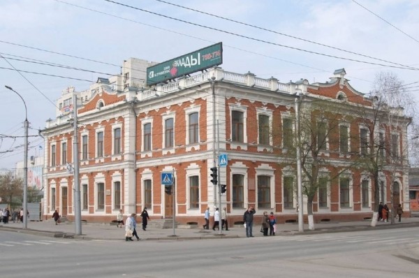 Дом с магазинами усадьбы купцов Колмаковых