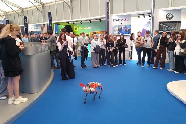 Молодежь знакомится с ИТ-технологиями